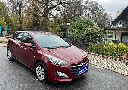 Hyundai i30 blue 1.4