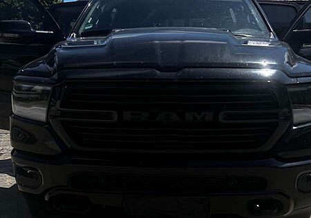 Dodge RAM 1500 Laramiie 4x4