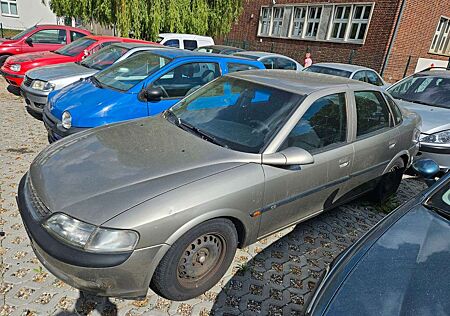 Opel Vectra 1.6 16V CD