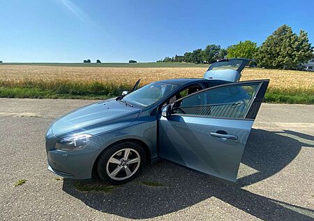 Volvo V40 T2 Momentum