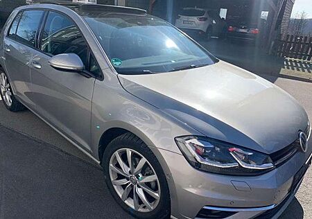 VW Golf Volkswagen VII Diesel 5-Türer 1.6 TDI SCR DSG Trendl