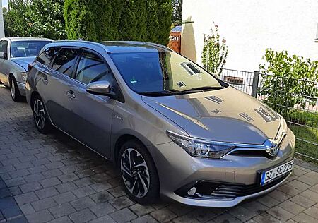 Toyota Auris 1.8 VVT-i Hybrid Automatik Touring Sports Cool