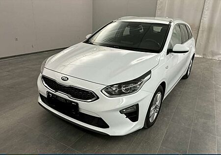 Kia XCeed Ceed SW / cee'd SW Ceed Sportswagon 1.4 TGDI Automatik Vision+navi