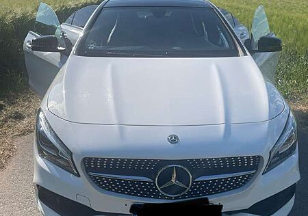 Mercedes-Benz CLA 200 AMG Line Nightpaket