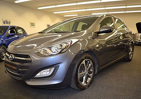 Hyundai i30 blue Trend (MODELLJAHR 2016)