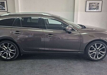 Mazda 6 Kombi 2.2 CD Leder Kamera WR+SR Navi