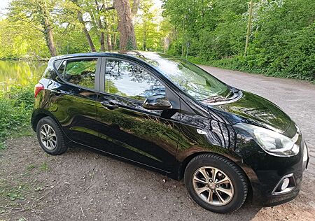 Hyundai i10 +1.0+YES!+Silver
