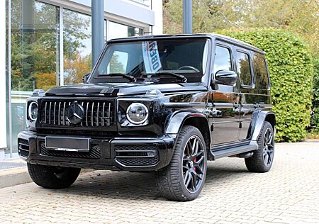 Mercedes-Benz G 63 AMG / MANUFAKTUR / REAR ENTERTAINMENT / 360