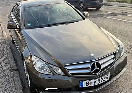 Mercedes-Benz E 250 CDI DPF Coupe BlueEFFICIENCY Avantgarde