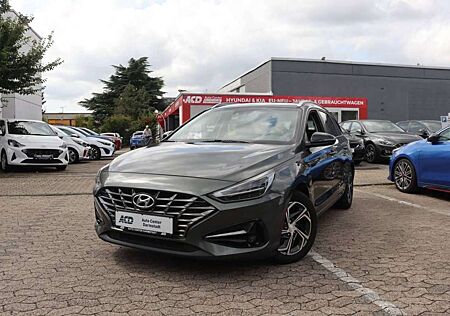 Hyundai i30 cw 1.6 CRDi Intro Edition *NAVI*LED*KAMERA*1.HAND*