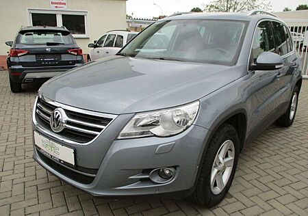 VW Tiguan Volkswagen Sport 4x4 * Orig KM* Panoramadach* DSG*
