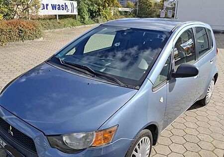 Mitsubishi Colt Inform