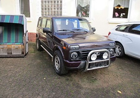 Lada Niva Urban 4x4 mit Maik Sander Hohlraumversiegel