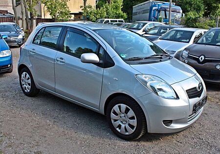 Toyota Yaris Sol / TÜV/AU 11/2026