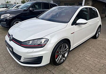 VW Golf GTI Volkswagen DSG Performance Pano, Kamera, Assist