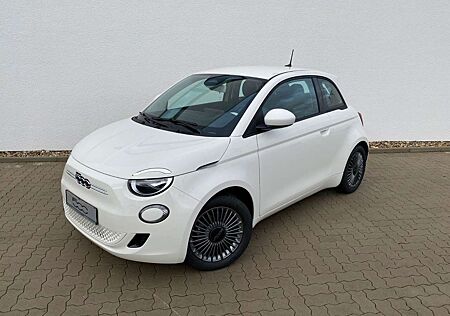 Fiat 500E Icon +Sitzheizung+Panoramadach_Fiat gepfleg