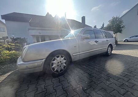 Mercedes-Benz E 430 T Avantgarde