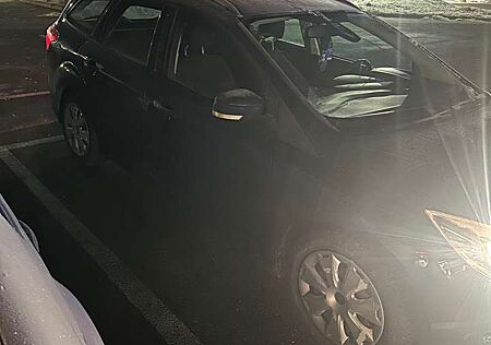 Ford Focus Turnier 1.6 TDCi DPF Start-Stopp-SystemAmbiente