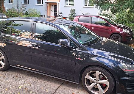 VW Golf GTI Volkswagen BlueMotion Technology DSG