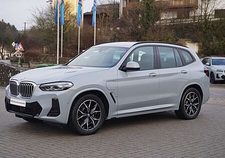 BMW X3 xDrive30e M Sport HeadUp AHK ACC Kamera HiFi Sport