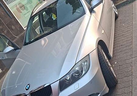 BMW 320d 320 DPF Touring Aut. Edition Fleet