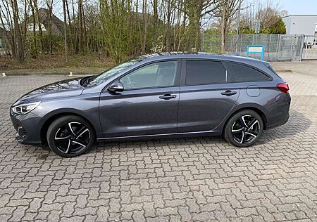 Hyundai i30 Kombi 1.4 Sonderkontingent Navi MJ19