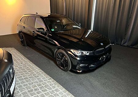 BMW 330 i XDrive Touring Sport Line