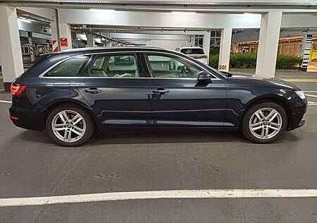 Audi A4 Avant quattro design*Vollleder Beige*Navi*AHK