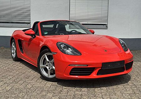Porsche Boxster S 718 PDK * nur 4.200km * 1.Hand * Wie Neuwagen !
