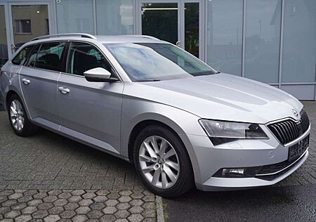 Skoda Superb Combi Style Navi/Sitzhzg/Tempo/Xenon/1.Hd