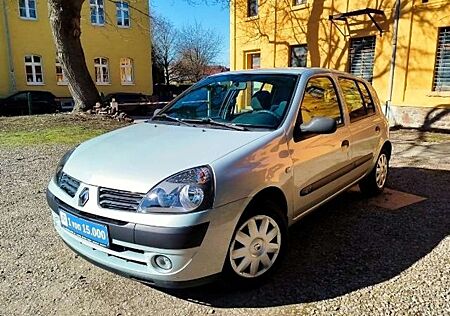 Renault Clio 1.2 16V Emotion