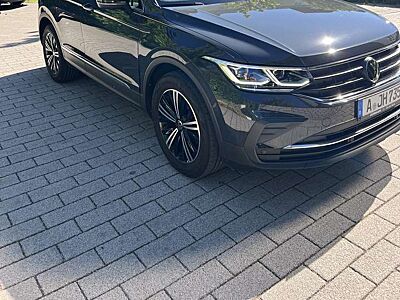 Volkswagen Tiguan GROSSE AUSSTATTUNG 2.0 TDI SCR DSG Move