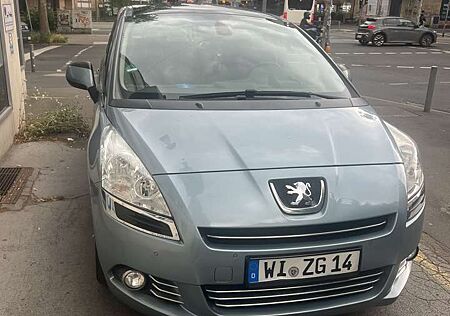 Peugeot 5008 7 SITZER PANORAMA/ StartStop/ Navi