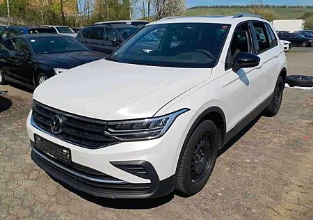 VW Tiguan Volkswagen Life Active 2.0 TDI DSG*LED*NAVI*P-DACH*