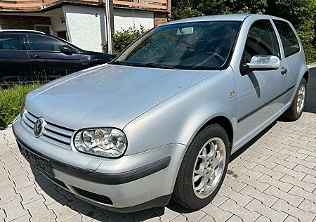 VW Golf Volkswagen 1.6, Alufelgen, TÜV neu