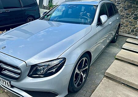 Mercedes-Benz E 220 d T 9G-TRONIC Avantgarde
