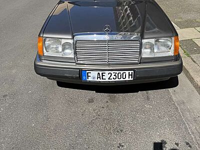 Mercedes-Benz E 230