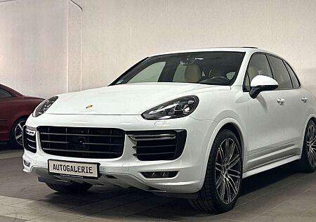 Porsche Cayenne Turbo | Sport Design - LED - Panorama!
