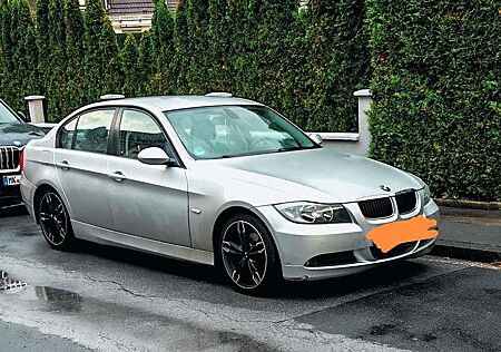 BMW 320 E90 Limousine