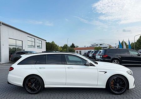 Mercedes-Benz E 63 AMG E63S*AMG*4M*DESIGNO*360°ACC*HUD*LED*AHK*WEBASTO*