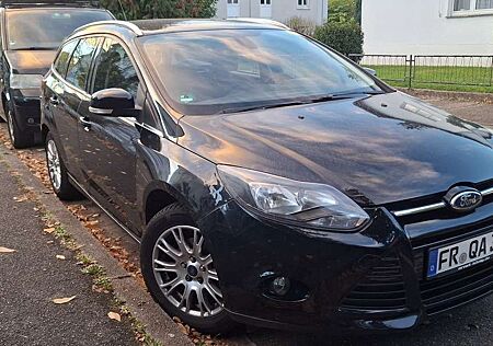 Ford Focus gebraucht kaufen Ford Focus Turnier 1.6 Ti-VCT Champions Edition
