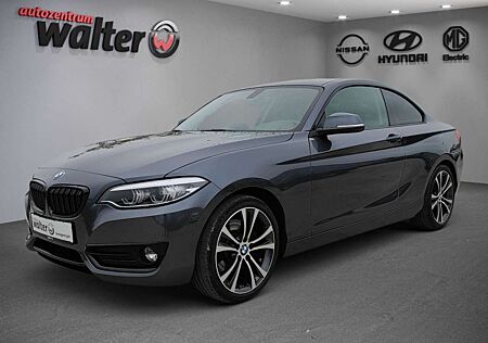 BMW 230 i Sport Line Navigation, Sitzheizung, PDC, L