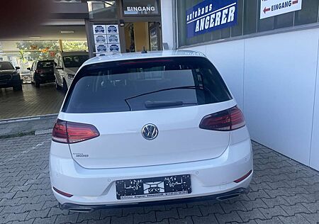 VW Golf Volkswagen 1.6 TDI Comfortline "R-Line Optik", AHK, Navi
