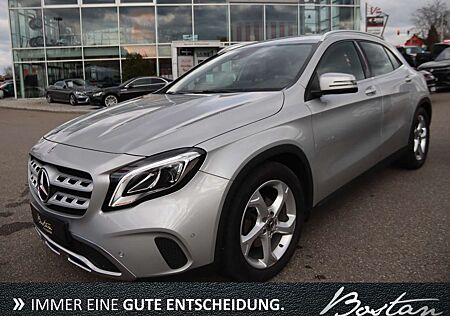 Mercedes-Benz GLA 200 LEDER/NAVIGATION/LED/SCHECKHEFT/AHK/PDC
