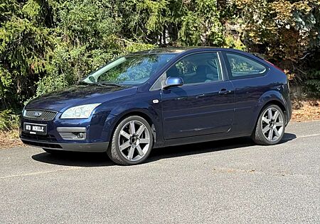 Ford Focus 1.6 Titanium+TÜV 01.2027+KLIMAAUT+AHK+TEILLEDER