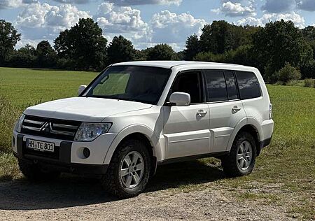 Mitsubishi Pajero 3.2 DI-D Invite
