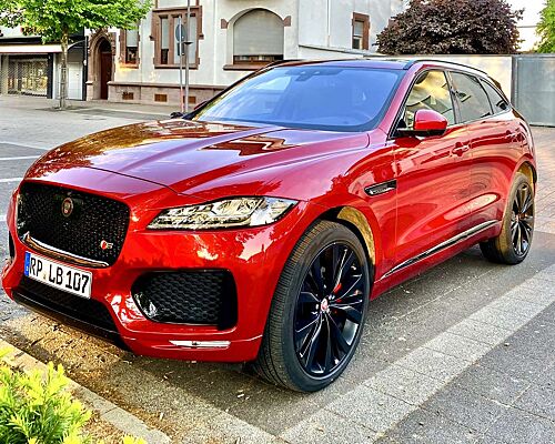 Jaguar F-Pace 30d AWD First Edition Scheckheft