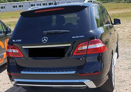 Mercedes-Benz ML 350 M-Klasse Diesel BlueTEC 4MATIC 7G-TRONIC
