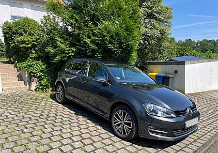 VW Golf Volkswagen 1.6 TDI BlueMotion Technology Allstar