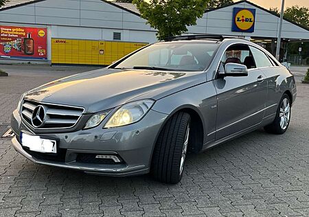 Mercedes-Benz E 220 CDI DPF Coupe BlueEFFICIENCY AutomatikElegan